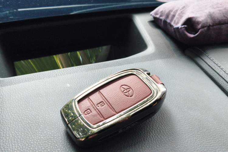 Used Toyota Crown Kluger 2022 2.5L HEV Four-Wheel Drive Premium Edition Vehicle Key
