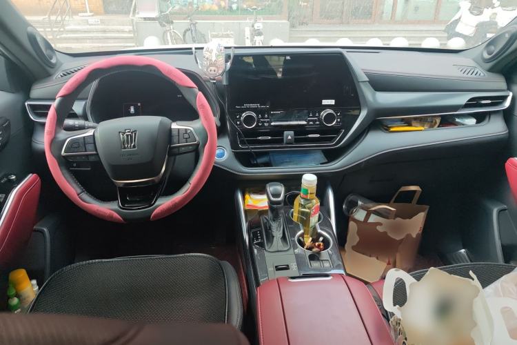 Used Toyota Crown Kluger 2022 2.5L HEV Four-Wheel Drive Flagship Edition Center Console