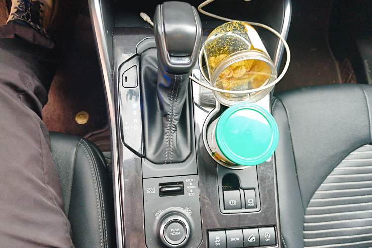 Used Toyota Crown Kluger 2022 2.0T Four-Wheel Drive Enjoyment Edition Gear Lever