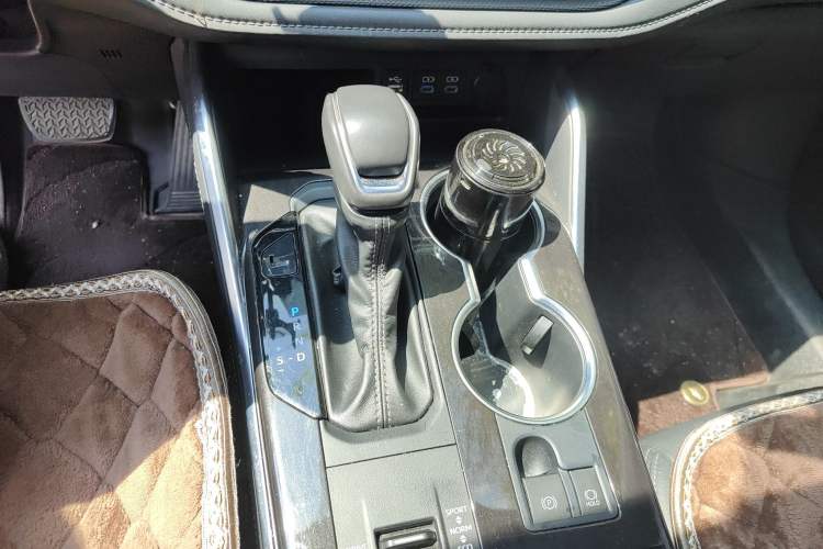 Used Toyota Crown Kluger 2022 2.5L HEV Four-Wheel Drive Premium Edition Gear Lever