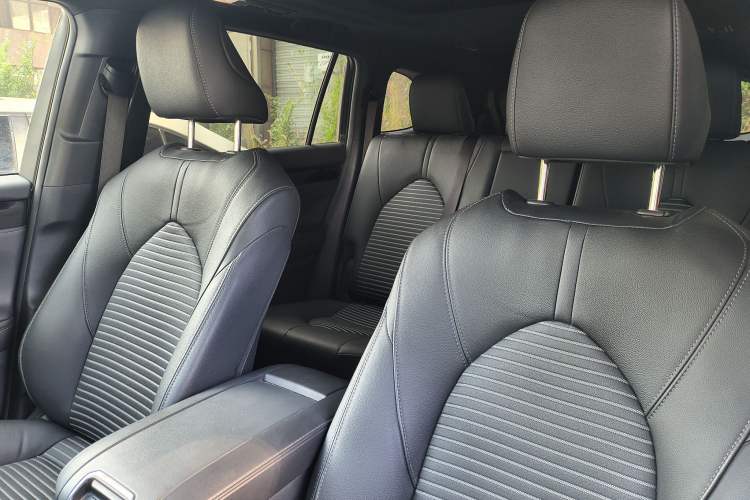 Used Toyota Crown Kluger 2022 2.5L HEV Four-Wheel Drive Premium Edition Interior 10