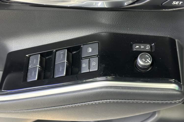 Used Toyota Crown Kluger 2022 2.5L HEV Four-Wheel Drive Flagship Edition Interior 11