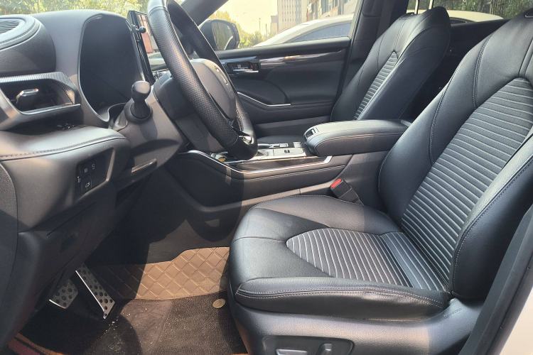 Used Toyota Crown Kluger 2022 2.5L HEV Four-Wheel Drive Premium Edition Interior 4