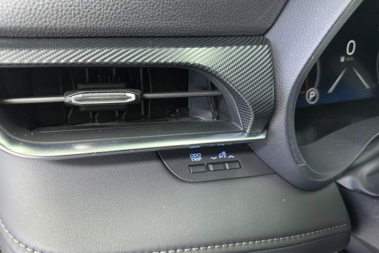 Used Toyota Crown Kluger 2022 2.5L HEV Four-Wheel Drive Flagship Edition Interior 9
