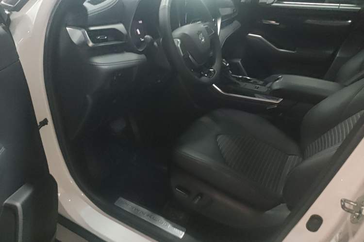 Used Toyota Crown Kluger 2022 2.5L HEV Four-Wheel Drive Luxury Edition Left Front Seat
