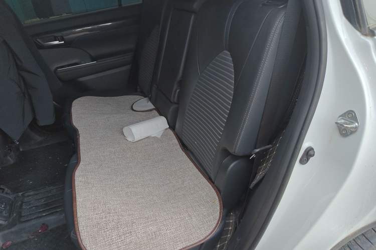 Used Toyota Crown Kluger 2022 2.0T Four-Wheel Drive Enjoyment Edition Left Rear Seat