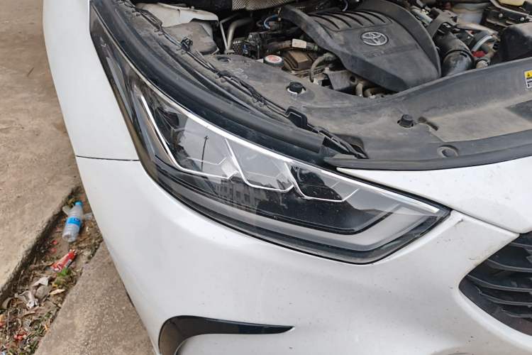 Used Toyota Crown Kluger 2022 2.0T Four-Wheel Drive Enjoyment Edition Right Front Headlight