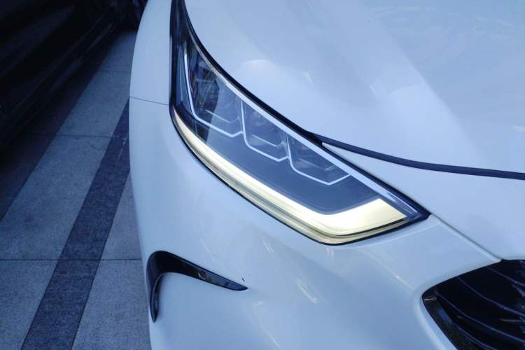 Used Toyota Crown Kluger 2022 2.5L HEV Four-Wheel Drive Premium Edition Right Front Headlight