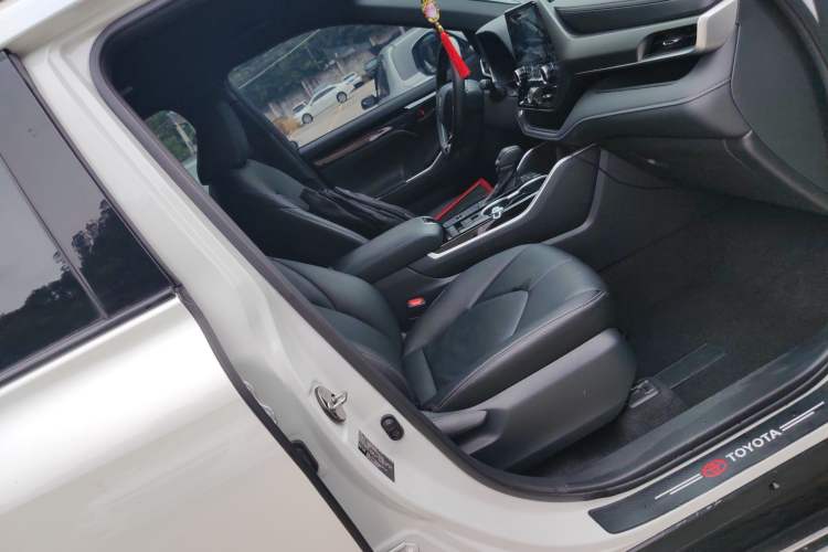 Used Toyota Crown Kluger 2022 2.5L HEV Two-Wheel Drive Elite Edition Right Front Seat