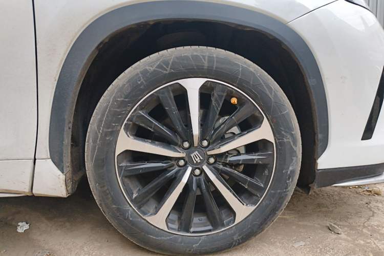 Used Toyota Crown Kluger 2022 2.0T Four-Wheel Drive Enjoyment Edition Right Front Wheel Hub