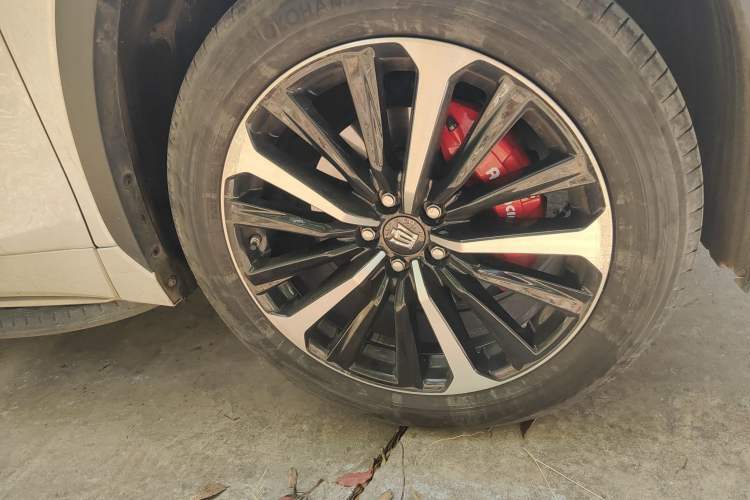 Used Toyota Crown Kluger 2022 2.5L HEV Four-Wheel Drive Premium Edition Right Front Wheel Hub