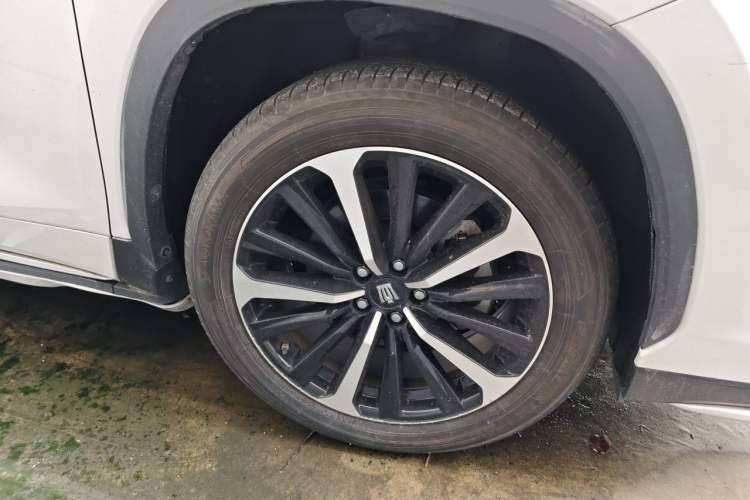 Used Toyota Crown Kluger 2022 2.5L HEV Four-Wheel Drive Premium Edition Right Front Wheel Hub