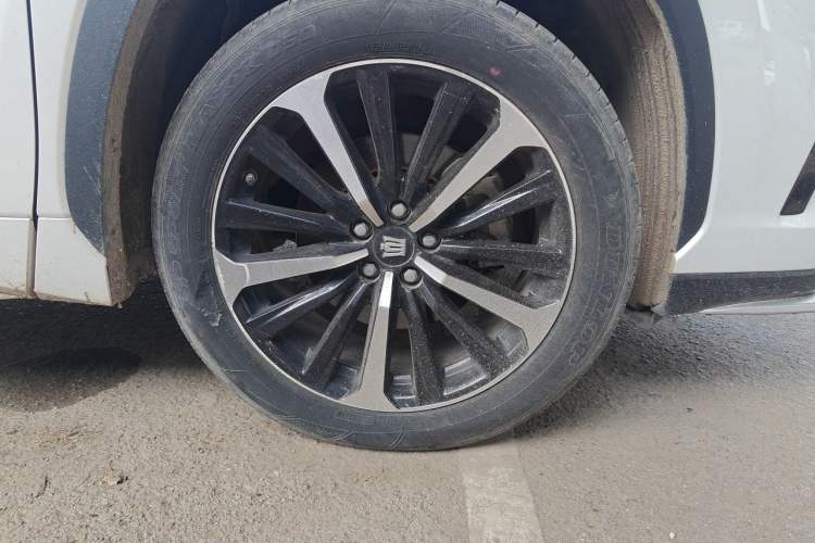 Used Toyota Crown Kluger 2022 2.0T Four-Wheel Drive Enjoyment Edition Right Front Wheel Hub