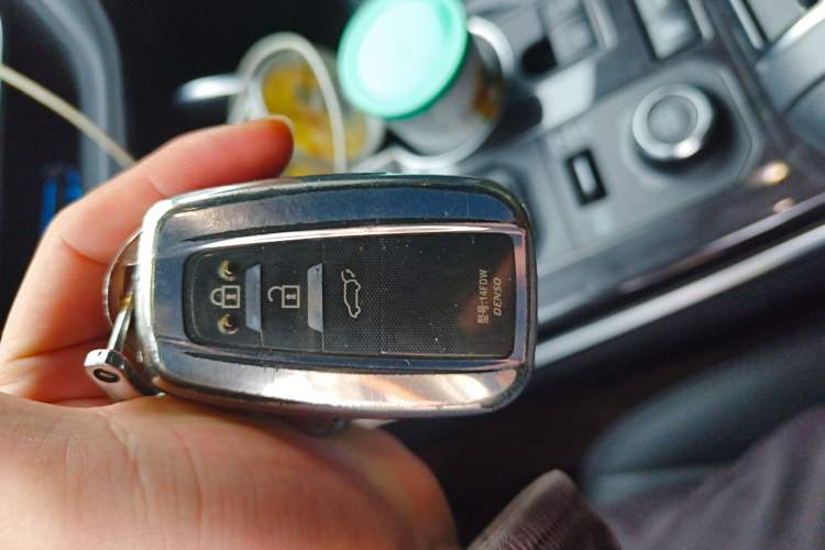 Used Toyota Crown Kluger 2022 2.0T Four-Wheel Drive Enjoyment Edition Vehicle Key