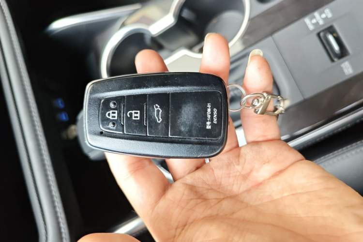 Used Toyota Crown Kluger 2022 2.5L HEV Four-Wheel Drive Premium Edition Vehicle Key