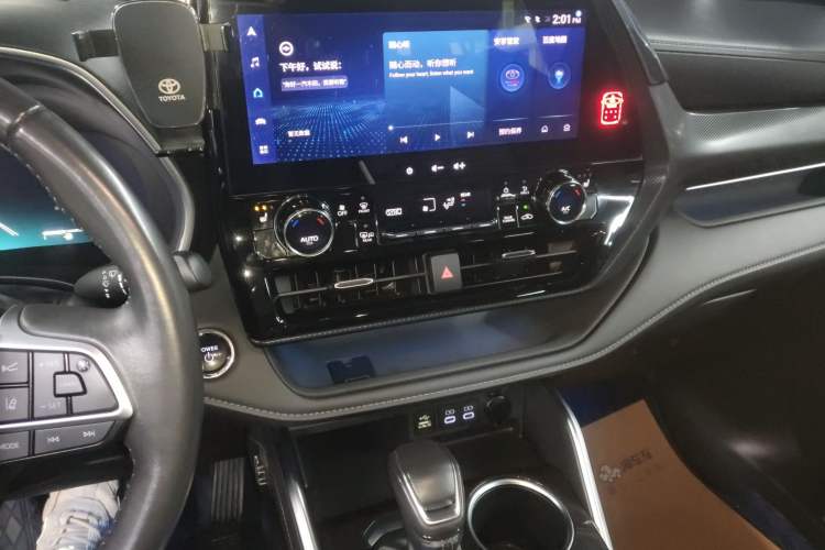 Used Toyota Crown Kluger 2023 2.5L HEV Four-Wheel Drive Prestige Edition Audio And AC Panel