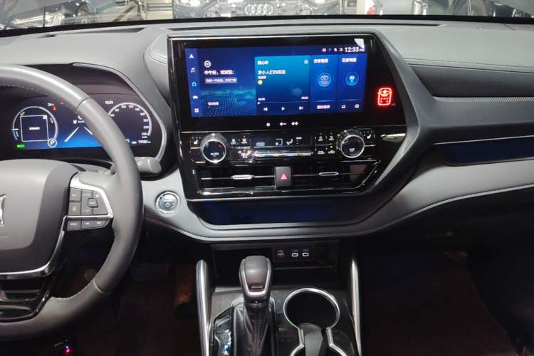 Used Toyota Crown Kluger 2023 2.5L HEV Four-Wheel Drive Prestige Edition Audio And AC Panel