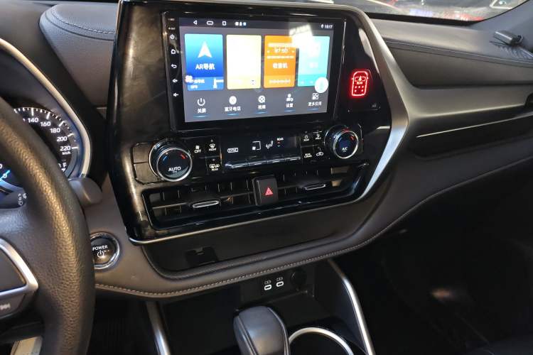 Used Toyota Crown Kluger 2023 2.5L HEV Four-Wheel Drive Elite Edition Audio And AC Panel