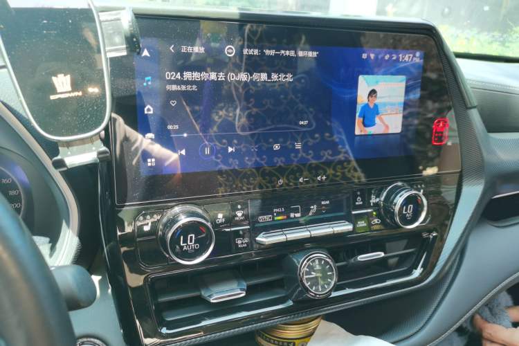 Used Toyota Crown Kluger 2023 2.5L HEV Four-Wheel Drive Prestige Edition Audio And AC Panel