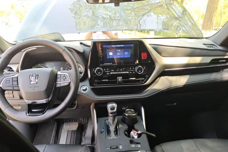 Used Toyota Crown Kluger 2023 2.5L HEV Four-Wheel Drive Luxury Edition Center Console