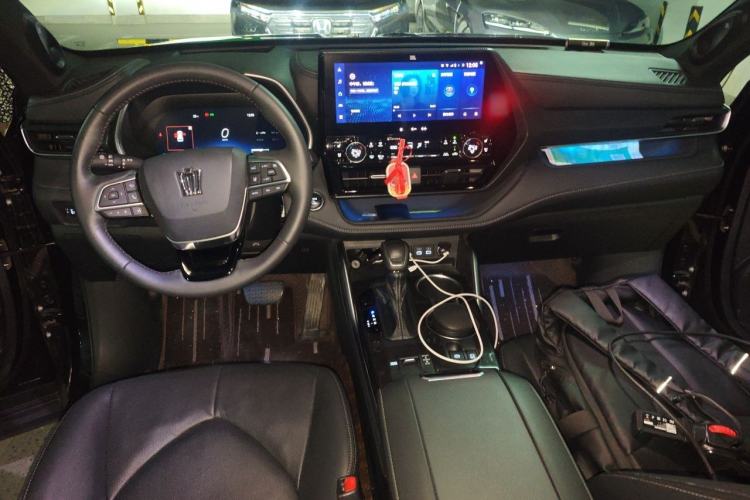 Used Toyota Crown Kluger 2023 2.5L HEV Four-Wheel Drive Flagship Edition Center Console