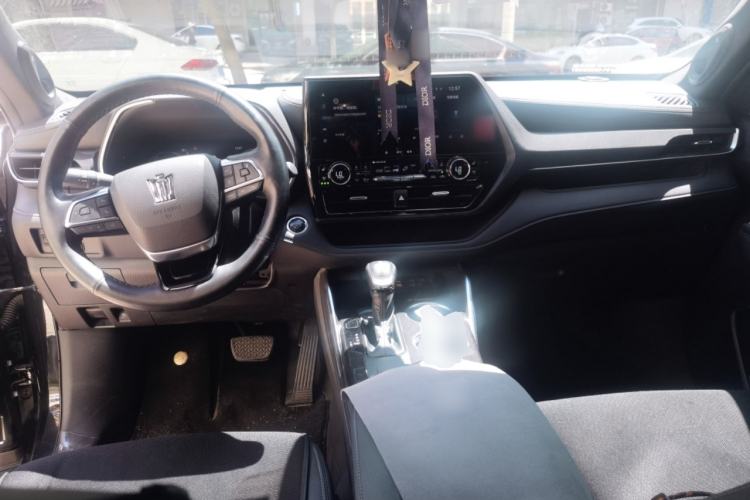 Used Toyota Crown Kluger 2023 2.5L HEV Four-Wheel Drive Flagship Edition Center Console