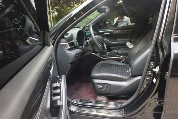 Used Toyota Crown Kluger 2023 2.5L HEV Four-Wheel Drive Luxury Edition Driver Seat
