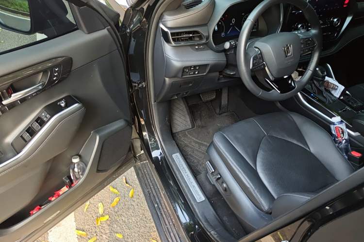 Used Toyota Crown Kluger 2023 2.5L HEV Four-Wheel Drive Flagship Edition Driver Seat