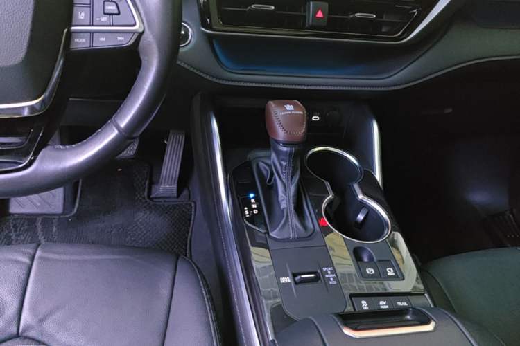 Used Toyota Crown Kluger 2023 2.5L HEV Four-Wheel Drive Luxury Edition Gear Lever