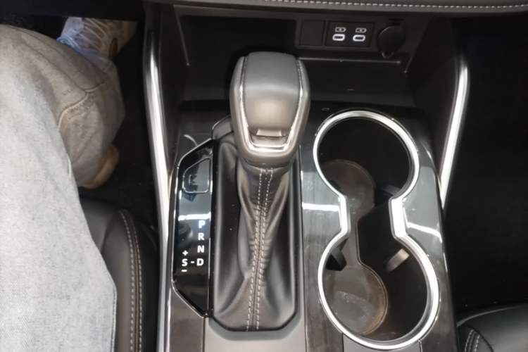 Used Toyota Crown Kluger 2023 2.5L HEV Four-Wheel Drive Luxury Edition Gear Lever