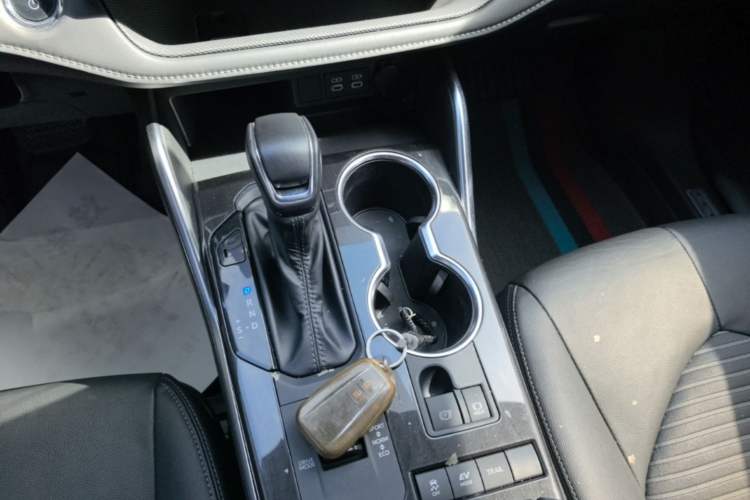 Used Toyota Crown Kluger 2023 2.5L HEV Four-Wheel Drive Luxury Edition Gear Lever