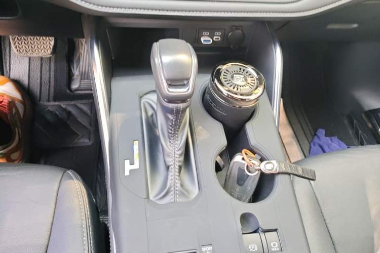 Used Toyota Crown Kluger 2023 2.5L HEV Four-Wheel Drive Luxury Edition Gear Lever
