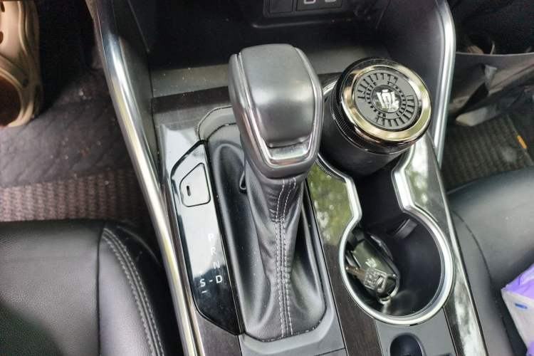 Used Toyota Crown Kluger 2023 2.5L HEV Four-Wheel Drive Luxury Edition Gear Lever