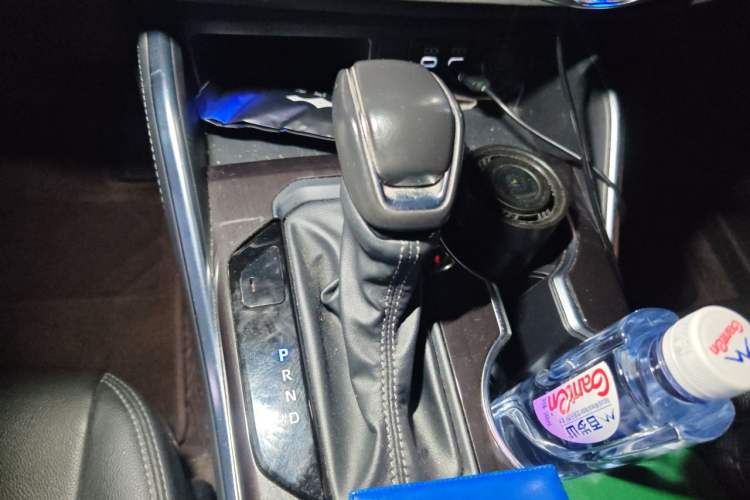 Used Toyota Crown Kluger 2023 2.5L HEV Four-Wheel Drive Luxury Edition Gear Lever