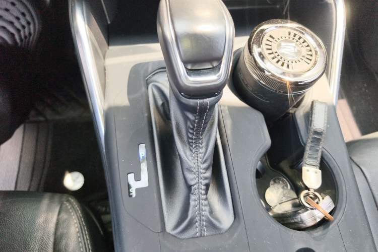 Used Toyota Crown Kluger 2023 2.5L HEV Four-Wheel Drive Luxury Edition Gear Lever