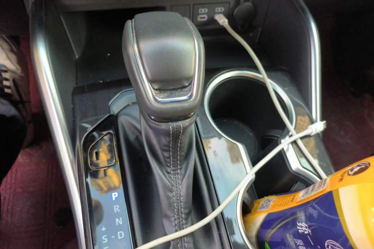 Used Toyota Crown Kluger 2023 2.5L HEV Four-Wheel Drive Luxury Edition Gear Lever