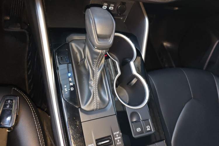 Used Toyota Crown Kluger 2023 2.5L HEV Four-Wheel Drive Elite Edition Gear Lever