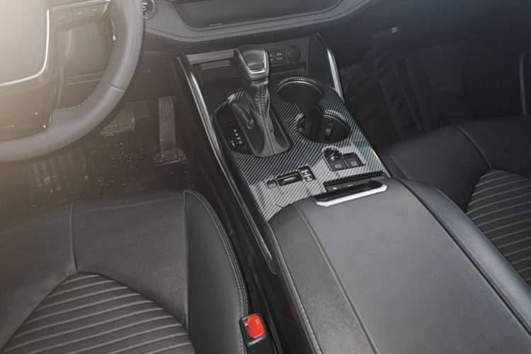 Used Toyota Crown Kluger 2023 2.5L HEV Four-Wheel Drive Luxury Edition Gear Lever