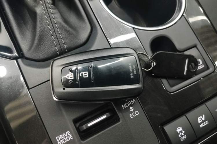 Used Toyota Crown Kluger 2023 2.5L HEV Four-Wheel Drive Luxury Edition Interior 1