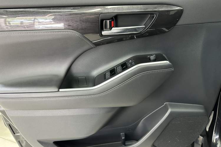 Used Toyota Crown Kluger 2023 2.5L HEV Four-Wheel Drive Prestige Edition Interior 11
