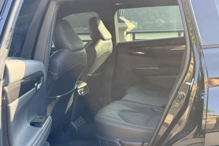 Used Toyota Crown Kluger 2023 2.5L HEV Four-Wheel Drive Luxury Edition Interior 2