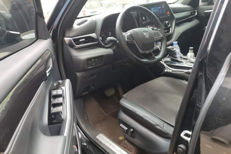 Used Toyota Crown Kluger 2023 2.5L HEV Four-Wheel Drive Prestige Edition Interior 3