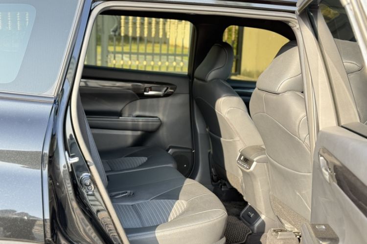 Used Toyota Crown Kluger 2023 2.5L HEV Four-Wheel Drive Luxury Edition Interior 7