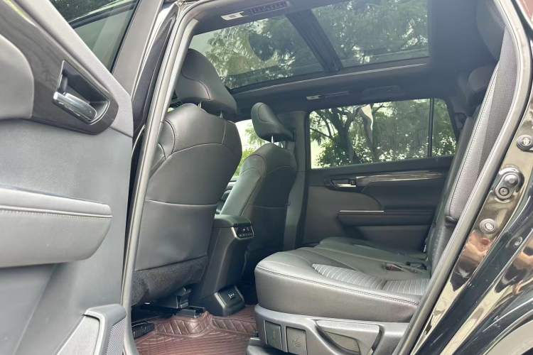 Used Toyota Crown Kluger 2023 2.5L HEV Four-Wheel Drive Prestige Edition Interior 7