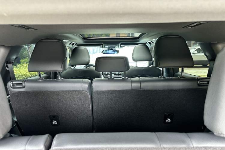 Used Toyota Crown Kluger 2023 2.5L HEV Four-Wheel Drive Prestige Edition Interior 9