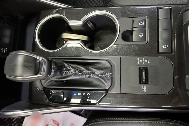 Used Toyota Crown Kluger 2023 2.5L HEV Four-Wheel Drive Prestige Edition Interior 9