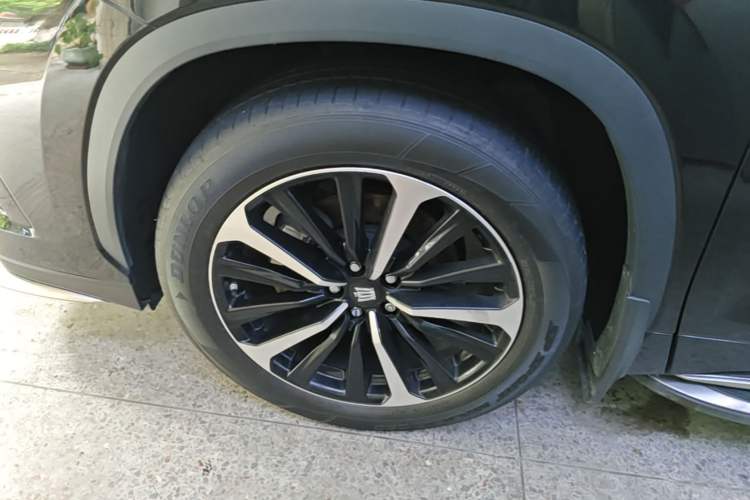 Used Toyota Crown Kluger 2023 2.5L HEV Four-Wheel Drive Luxury Edition Left Front Wheel Hub
