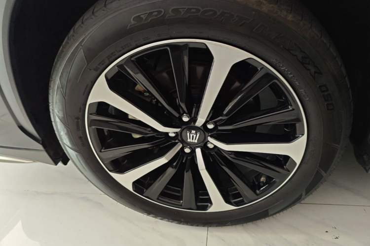 Used Toyota Crown Kluger 2023 2.5L HEV Four-Wheel Drive Luxury Edition Left Front Wheel Hub