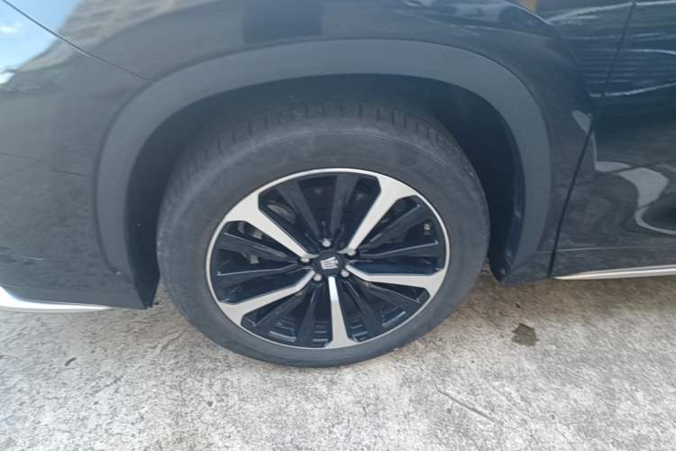 Used Toyota Crown Kluger 2023 2.5L HEV Four-Wheel Drive Luxury Edition Left Front Wheel Hub