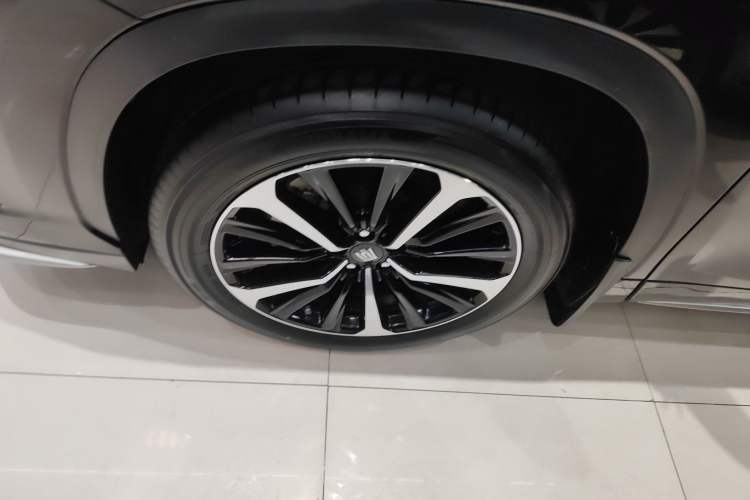 Used Toyota Crown Kluger 2023 2.5L HEV Four-Wheel Drive Prestige Edition Left Front Wheel Hub